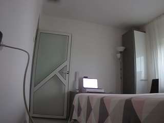 voyeurcam-charmhellen-kitchen