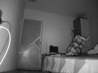 voyeurcam-charmhellen-kitchen