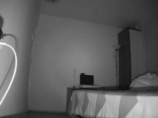 voyeurcam-charmhellen-kitchen