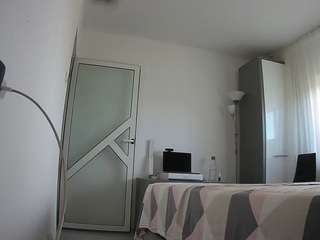 voyeurcam-charmhellen-kitchen camsoda