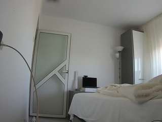 voyeurcam-charmhellen-kitchen