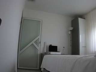 voyeurcam-charmhellen-kitchen