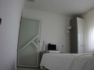 voyeurcam-charmhellen-kitchen