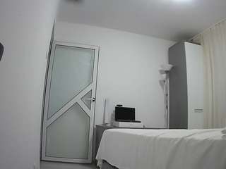 voyeurcam-charmhellen-kitchen