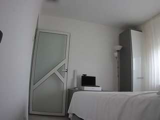 voyeurcam-charmhellen-kitchen