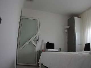 voyeurcam-charmhellen-kitchen