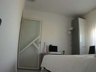 voyeurcam-charmhellen-kitchen