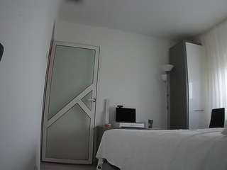 voyeurcam-charmhellen-kitchen