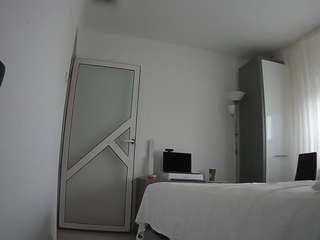 voyeurcam-charmhellen-kitchen