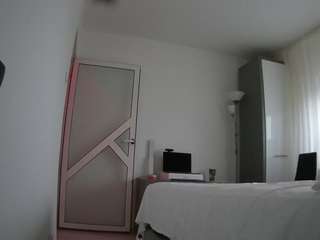 voyeurcam-charmhellen-kitchen