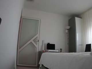 voyeurcam-charmhellen-kitchen