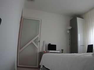 voyeurcam-charmhellen-kitchen