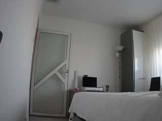 voyeurcam-charmhellen-kitchen