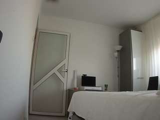 voyeurcam-charmhellen-kitchen