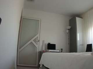 voyeurcam-charmhellen-kitchen