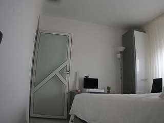 voyeurcam-charmhellen-kitchen