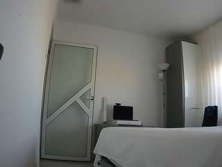 voyeurcam-charmhellen-kitchen