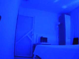 voyeurcam-charmhellen-kitchen