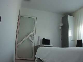 voyeurcam-charmhellen-kitchen