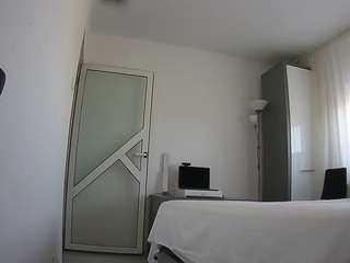 voyeurcam-charmhellen-kitchen