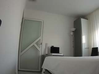 voyeurcam-charmhellen-kitchen