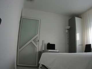 voyeurcam-charmhellen-kitchen