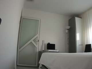 voyeurcam-charmhellen-kitchen