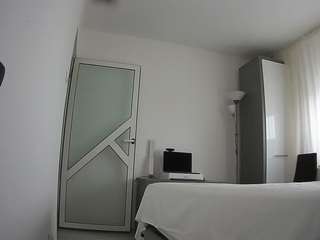 voyeurcam-charmhellen-kitchen