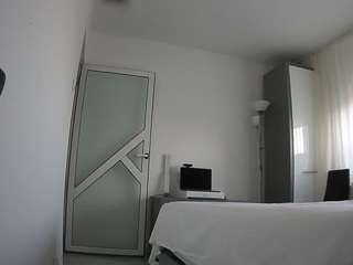 voyeurcam-charmhellen-kitchen