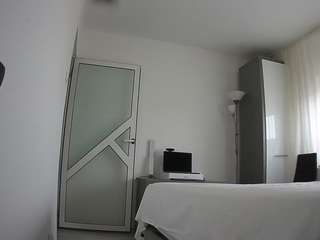 voyeurcam-charmhellen-kitchen Live Webcam on CamSoda