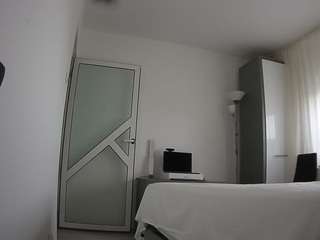 voyeurcam-charmhellen-kitchen