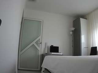 voyeurcam-charmhellen-kitchen