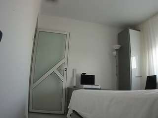 voyeurcam-charmhellen-kitchen