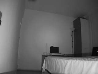 voyeurcam-charmhellen-kitchen webcam