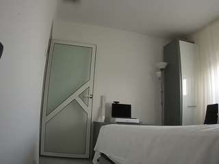 voyeurcam-charmhellen-kitchen webcam