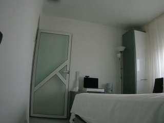 voyeurcam-charmhellen-kitchen