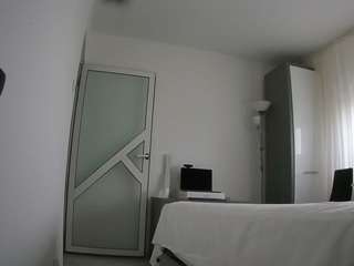 voyeurcam-charmhellen-kitchen