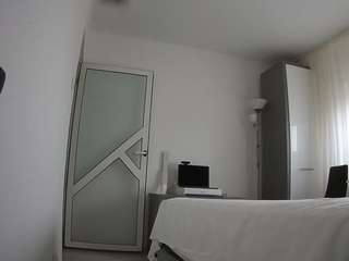 voyeurcam-charmhellen-kitchen