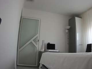 voyeurcam-charmhellen-kitchen Profile Image