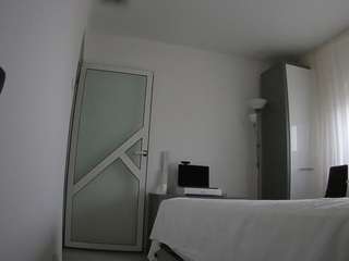 voyeurcam-charmhellen-kitchen webcam