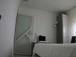 voyeurcam-charmhellen-kitchen