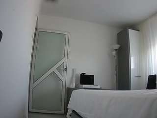 voyeurcam-charmhellen-kitchen