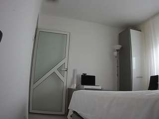 voyeurcam-charmhellen-kitchen