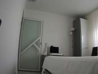 voyeurcam-charmhellen-kitchen