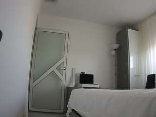 voyeurcam-charmhellen-kitchen