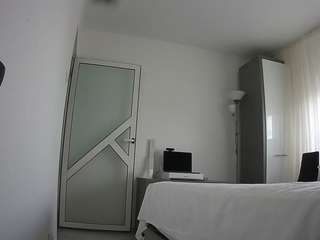 voyeurcam-charmhellen-kitchen