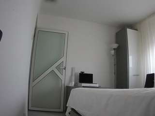 voyeurcam-charmhellen-kitchen webcam