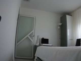 voyeurcam-charmhellen-kitchen