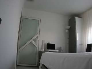 voyeurcam-charmhellen-kitchen