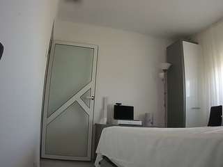 voyeurcam-charmhellen-kitchen